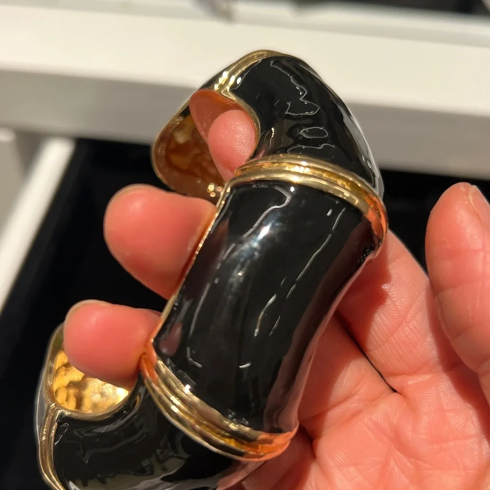 Black and Gold Wearable Tech Bracelet